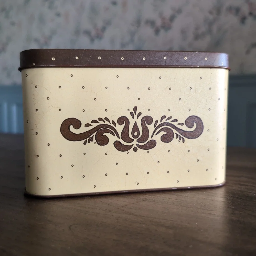 Pfaltzgraff Village Recipe Holder Storage Tin Brown 1985 Potpourri Press England